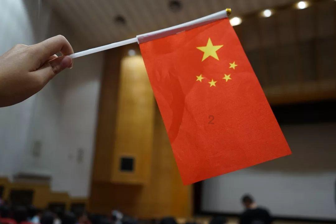 匆忙离开